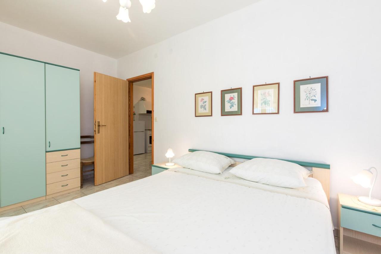 Apartmani Anita Punat Buitenkant foto