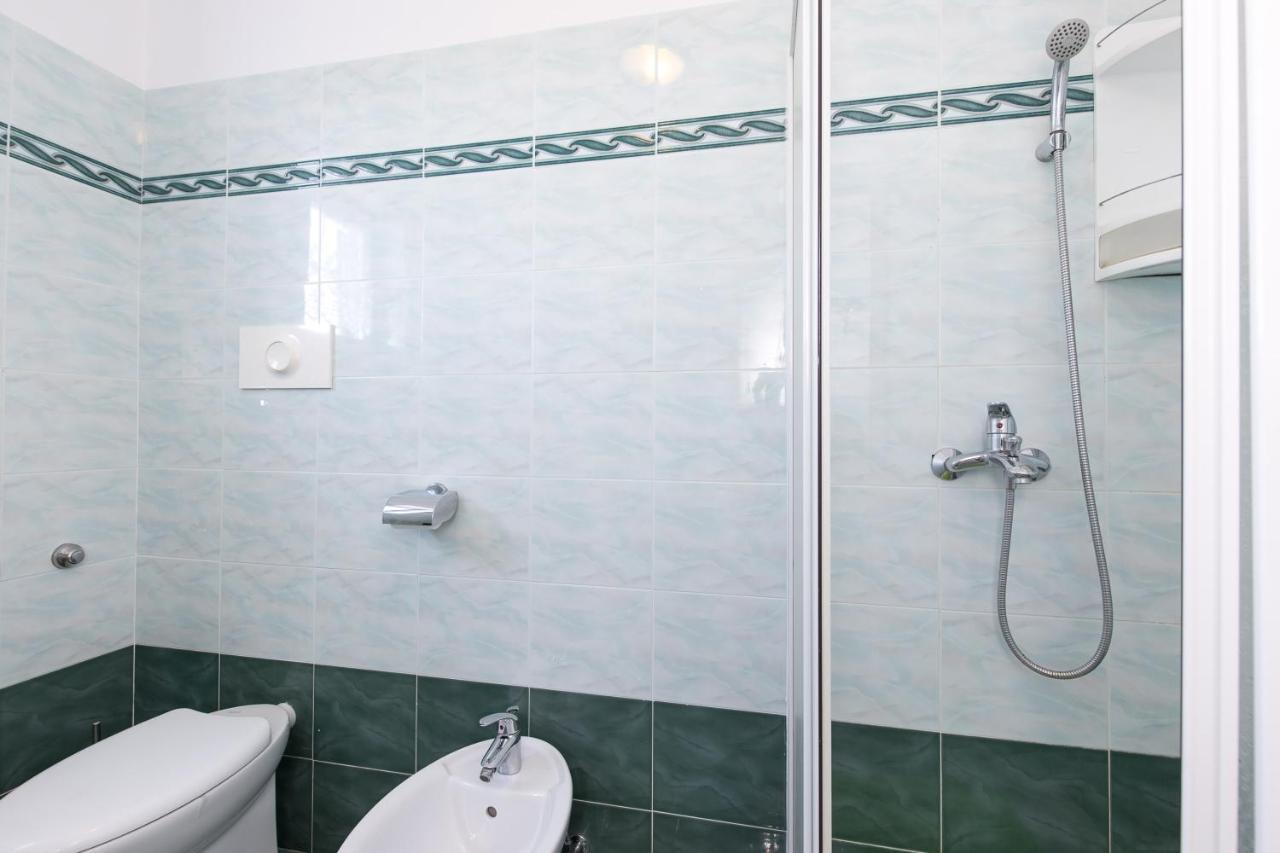 Apartmani Anita Punat Buitenkant foto