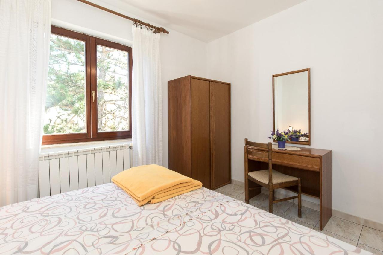 Apartmani Anita Punat Buitenkant foto