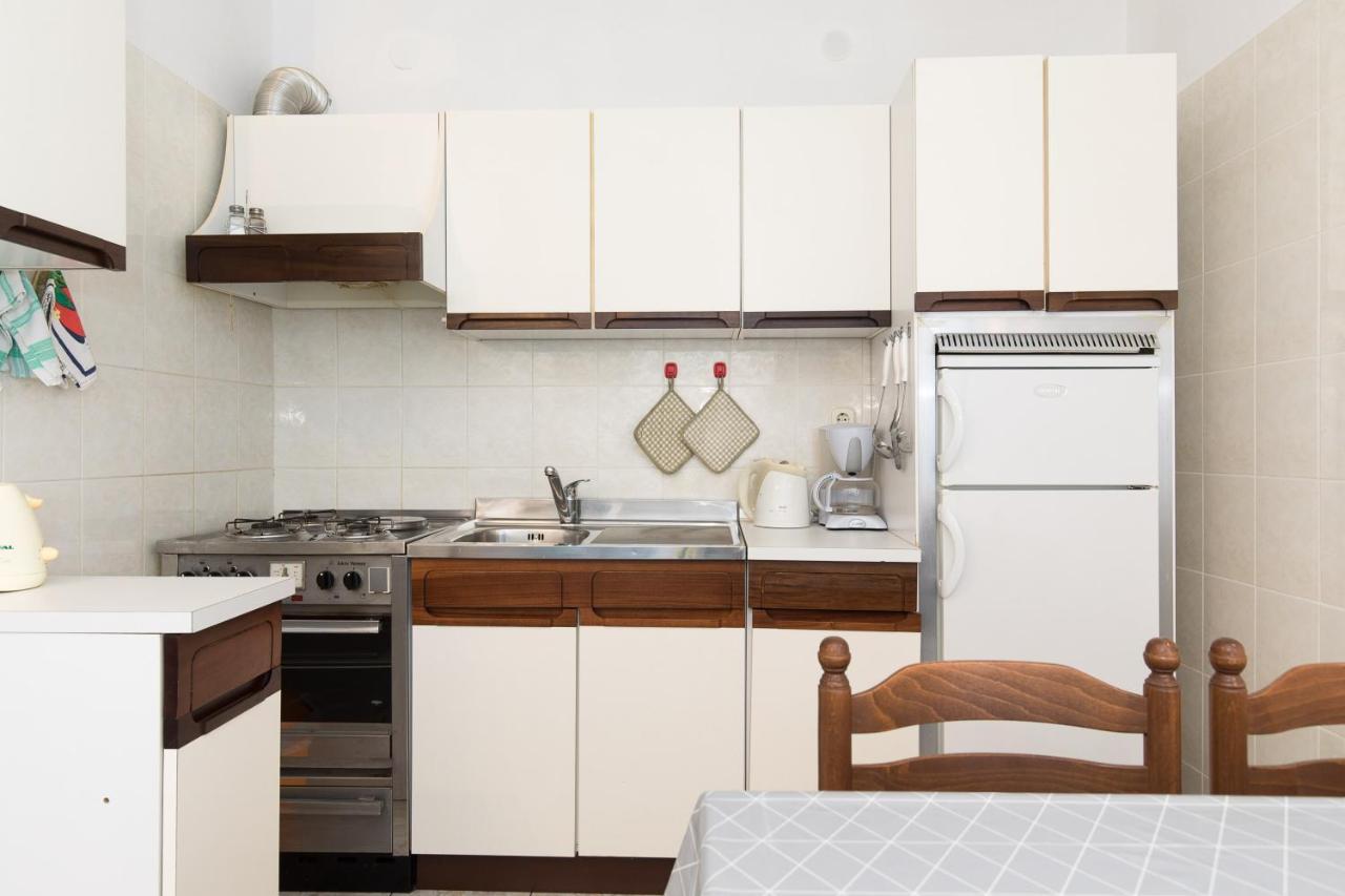 Apartmani Anita Punat Buitenkant foto