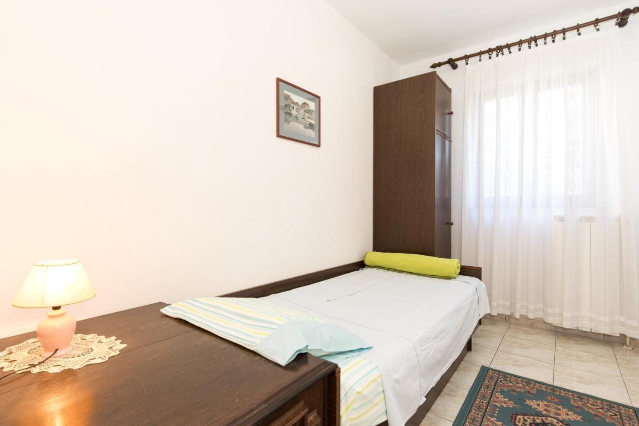 Apartmani Anita Punat Buitenkant foto