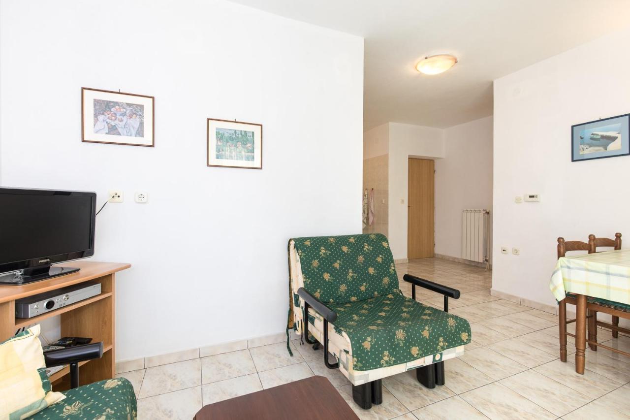Apartmani Anita Punat Buitenkant foto