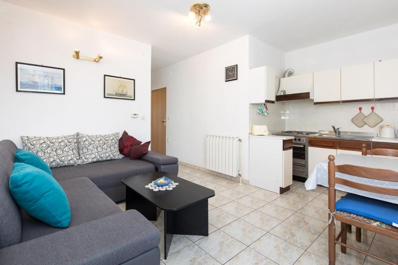 Apartmani Anita Punat Buitenkant foto