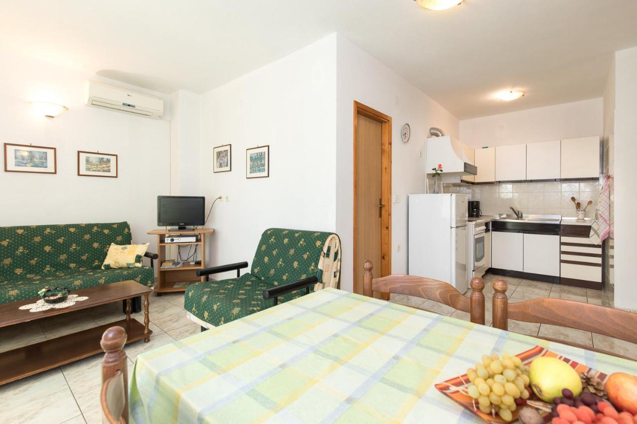 Apartmani Anita Punat Buitenkant foto