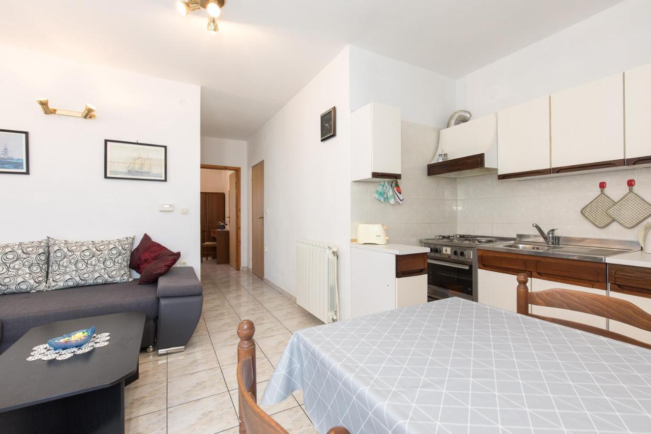 Apartmani Anita Punat Buitenkant foto